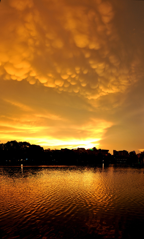 Hoan Kiem Lake